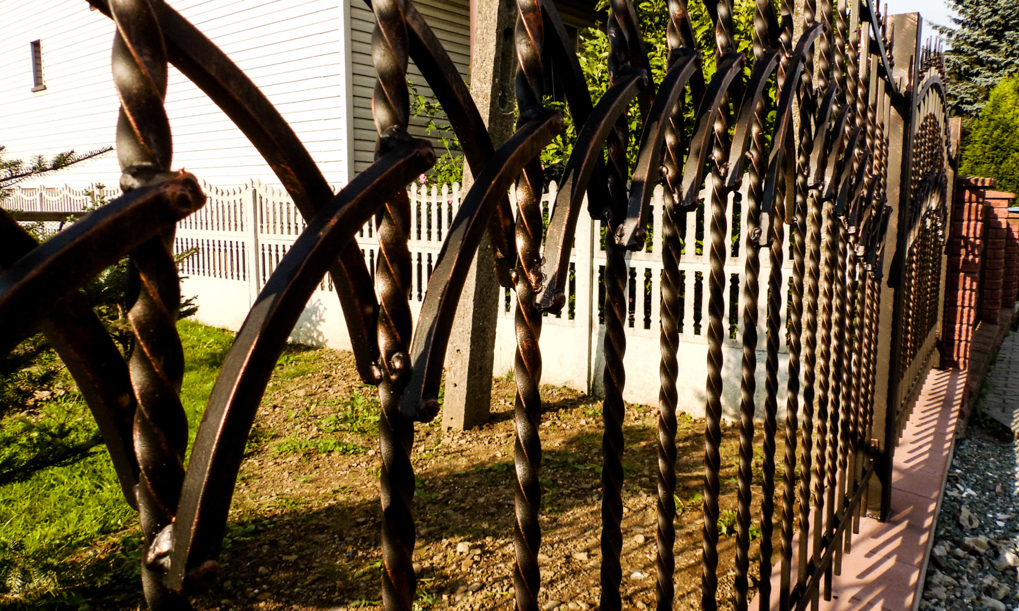 ogrodzenie metalowe tradycyjne (60)